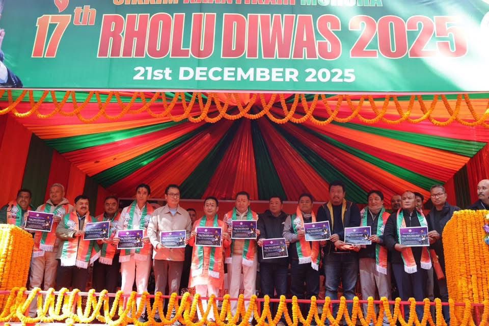 Chief Minister Shri Prem Singh Tamang visited the revered Rholu Mandir and offered prayers on the occasion of the 17th Rholu Diwas.