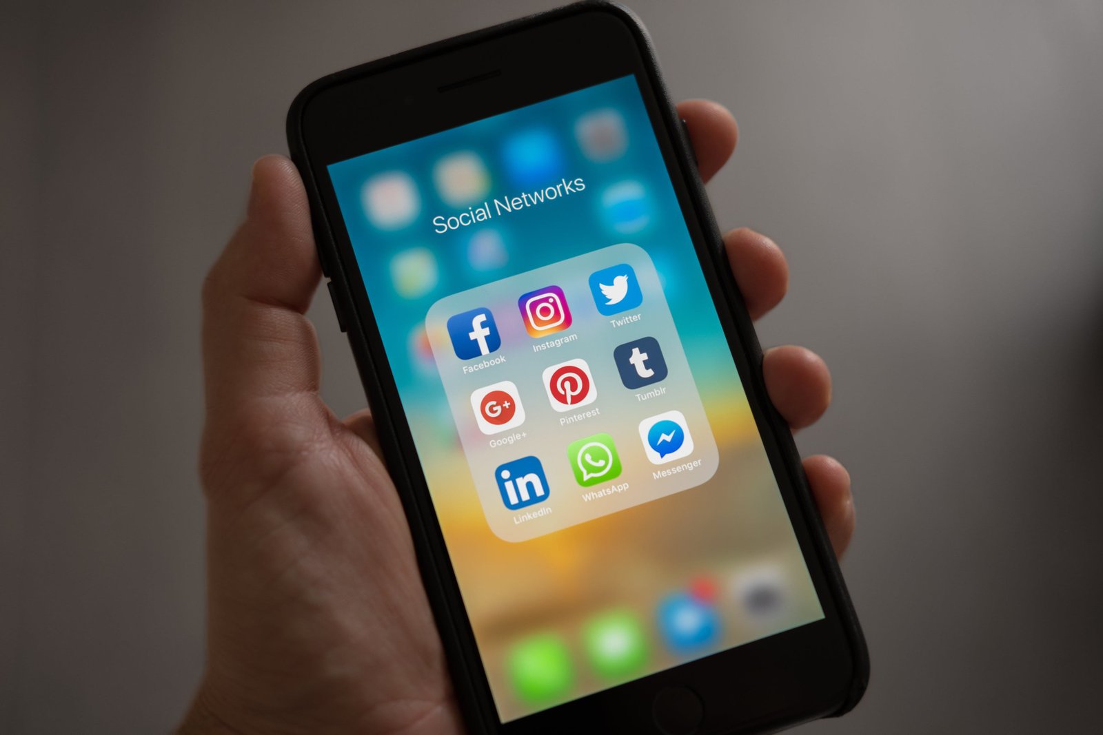 Pros and cons of Social Media Platforms